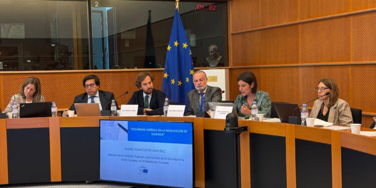 El Parlamento Europeo acoge el foro «Seguridad jurídica en adquisición de vivienda»