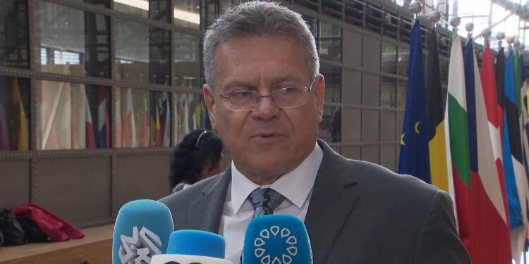 Maros Sefcovic advierte de que el arancel del 30% haría imposible el comercio entre UE y EEUU