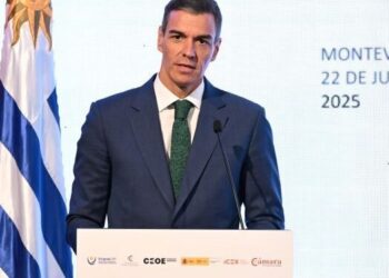 Sánchez ofrece en Uruguay el potencial de las empresas españolas de energía e infraestructuras