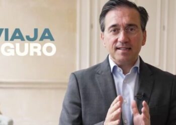 Albares lanza la campaña #ViajaSeguro para “disfrutar de unas vacaciones tranquilas en el extranjero”