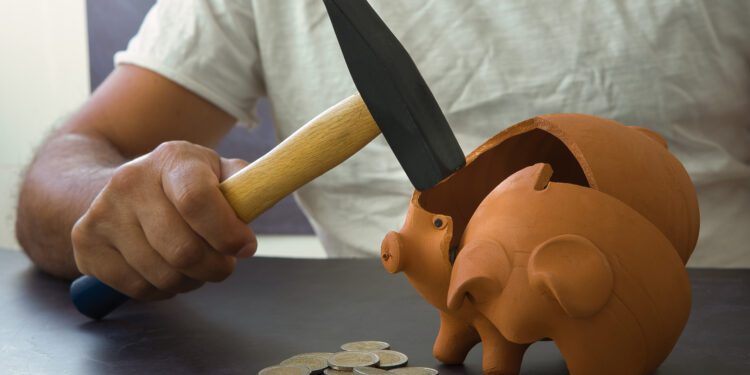 La tasa de ahorro de los hogares aumenta hasta el 15,4% en la eurozona