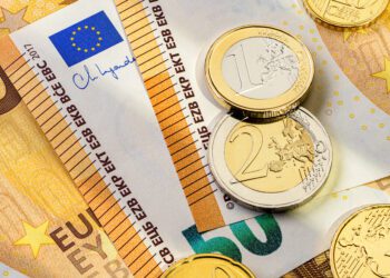 La cuenta corriente de la balanza de pagos de la UE registra un superávit de 114.000 millones de euros en 2025