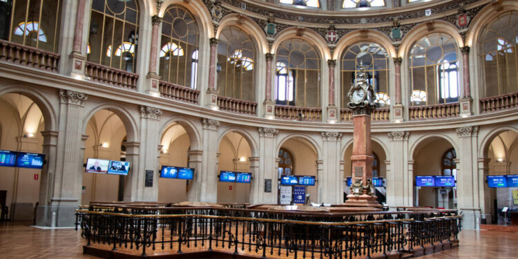 Las bolsas europeas reciben con moderado optimismo el acuerdo arancelario con EEUU