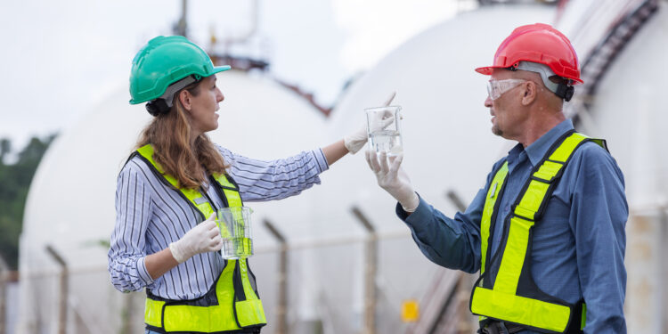 La Comisión mejora la protección de los trabajadores con nuevos límites de exposición química