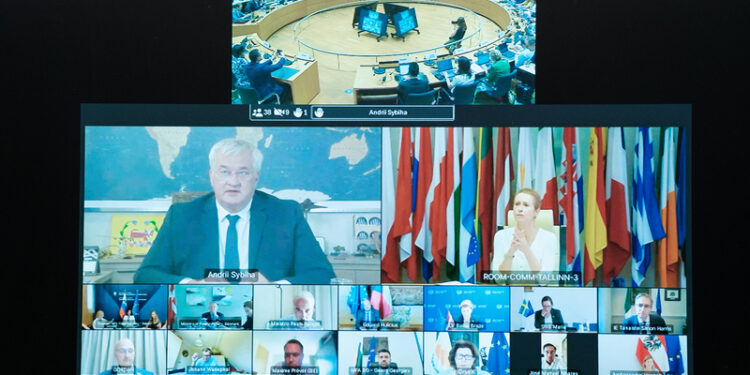 La UE aboga por mantener la unidad con EE.UU. antes del encuentro Trump-Putin