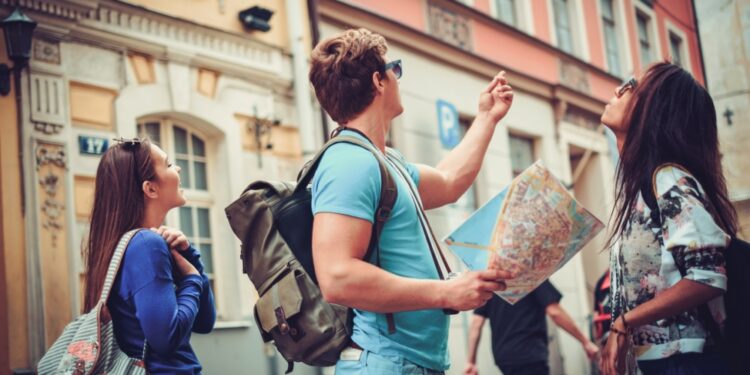 La UE, destino líder: acaparó el 25,9% de los ingresos mundiales por turismo internacional en 2023