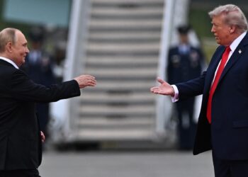 La cumbre Trump-Putin en Alaska termina sin resultados concretos, pero con clara victoria propagandística para Moscú