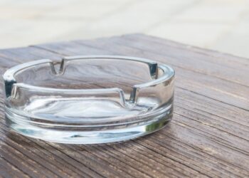 La UE reduce el tabaquismo al 24% en 2023, pero persisten grandes diferencias entre países