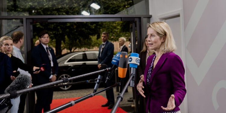 El bloque, salvo Hungría, se compromete a acelerar el 19º paquete de sanciones tras el ataque ruso a la Delegación de la UE en Kiev