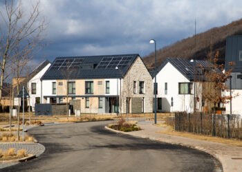 La UE marca nuevos estándares de eficiencia energética: millones de viviendas españolas deberán renovarse antes de 2030