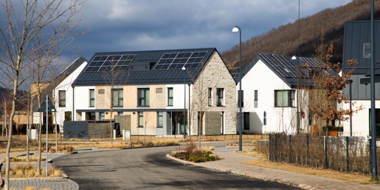 La UE marca nuevos estándares de eficiencia energética: millones de viviendas españolas deberán renovarse antes de 2030