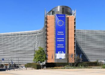 La Comisión Europea y el FEI destinan 30 millones de euros para mejorar el acceso a financiación de pymes en defensa