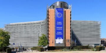 La Comisión Europea y el FEI destinan 30 millones de euros para mejorar el acceso a financiación de pymes en defensa
