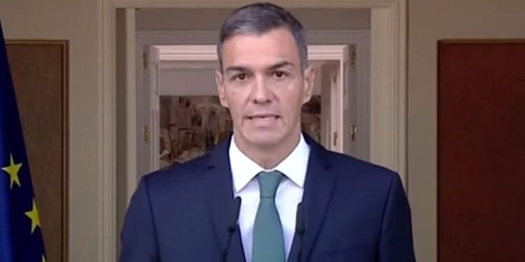 Sánchez anuncia nueve medidas para parar el “genocidio” e Israel le acusa de “antisemita y corrupto”