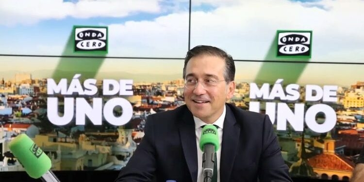 Albares, tras el encuentro de Illa en Bruselas: “Si me tuviese que reunir con Puigdemont, me reuniría”