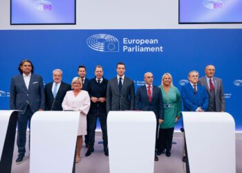 Patriotas por Europa impulsa una nueva moción de censura contra von der Leyen, afirmando que la Comisión «ya no defiende Europa»