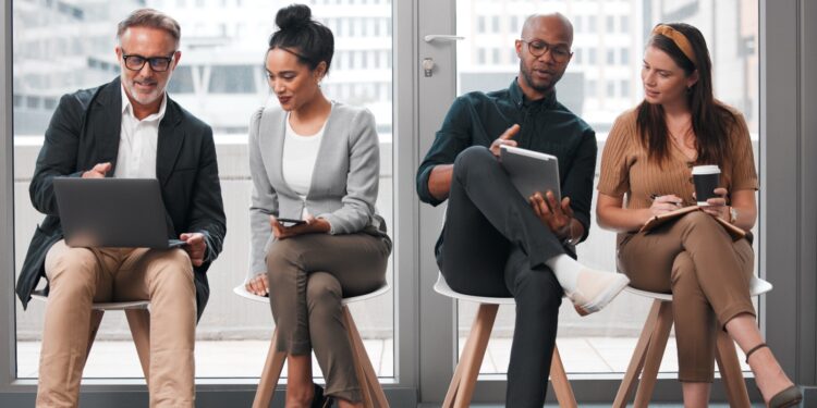 La tasa de vacantes de empleo en la eurozona es del 2,2%