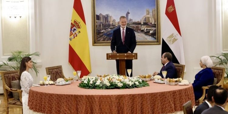 Felipe VI denuncia “el brutal sufrimiento” de Gaza y reclama “un Estado palestino viable”
