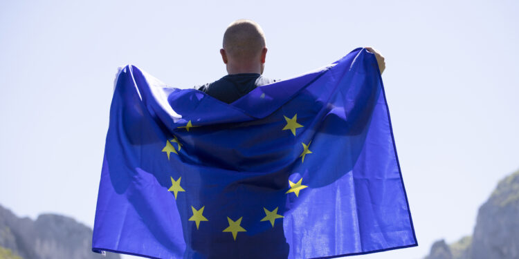 El Eurobarómetro revela que una ligera mayoría de europeos apoya la ampliación de la Unión Europea