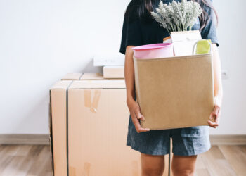 La edad media para abandonar el hogar familiar en España se sitúa en 30 años, por encima de la media de la UE