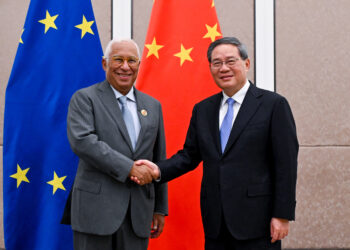 La UE insta a China a reequilibrar su relación económica y a garantizar «cadenas de suministro fiables»