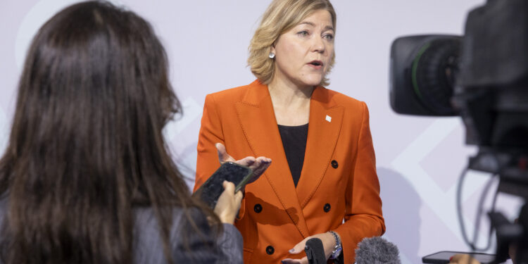 Bruselas solicita información a Snapchat, YouTube, Apple Store y Google Play sobre cómo protegen a los menores en línea