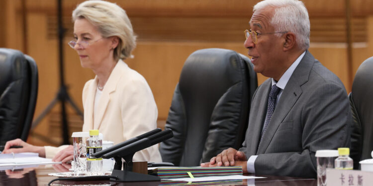 La UE insta a Israel y Palestina a negociar «constructivamente» en el marco del segundo aniversario de los ataques de Hamás