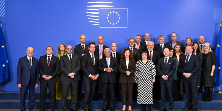 La Cumbre Social Tripartita aborda la vivienda asequible, el empleo de calidad y la productividad para fortalecer la UE