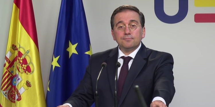Albares y sus colegas de la UE debaten este lunes sobre Oriente Próximo tras el alto el fuego y sobre Ucrania tras las incursiones rusas
