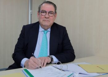 La Mesa del Turismo critica la «deriva unilateral» del Gobierno respecto a la UE