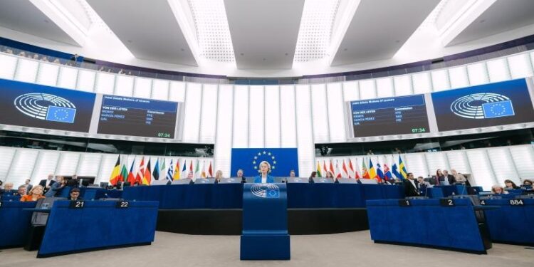 Von der Leyen hace un llamado a la unidad europea ante las dos mociones de censura que amenazan su liderazgo