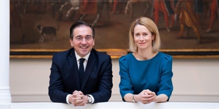 Albares pide a Kallas que la UE se pronuncie a favor de los miembros europeos de la Flotilla