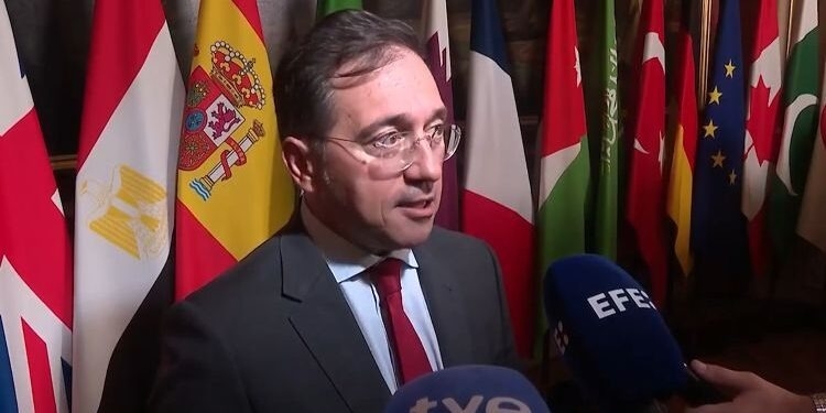 Albares asegura que España estaría “dispuesta” a participar en una fuerza de paz en Oriente Medio