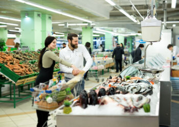 El consumo real per cápita de los hogares crece tanto en la zona del euro como en la UE