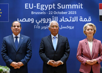 La UE y Egipto acuerdan reforzar la cooperación en la gestión de flujos migratorios en su primera cumbre bilteral