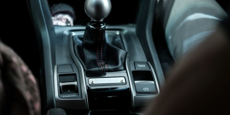 La Eurocámara aprueba nuevas normas sobre el carné de conducir: periodo de prueba, carné digital y sanciones transfronterizas