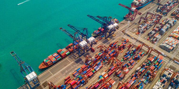 Superávit del comercio internacional de bienes de la zona del euro: 1.000 millones de euros