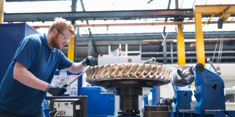 La producción de servicios cae un 0,2 % en la zona del euro y un 0,1 % en la UE