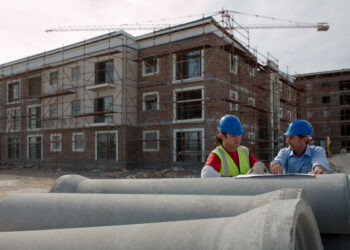 Bruselas advierte a España que el control de alquileres puede desatar burbujas inmobiliarias y acelerar el deterioro de las viviendas