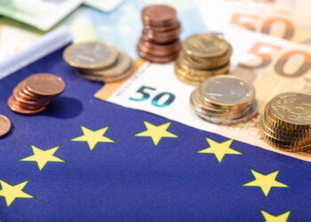 La eurozona aumentó superávit con EEUU y déficit con China en bienes en segundo trimestre