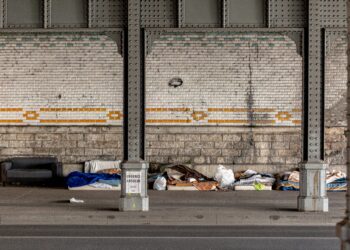 La tasa de pobreza subjetiva en la UE cae al 17,4 % en 2024
