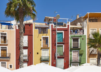 Bruselas alerta que España es de los países de la UE con mayor tensión de precios y menos oferta de vivienda social