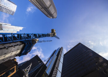 El 53,5 % de las exportaciones de servicios de la UE corresponde a grandes empresas