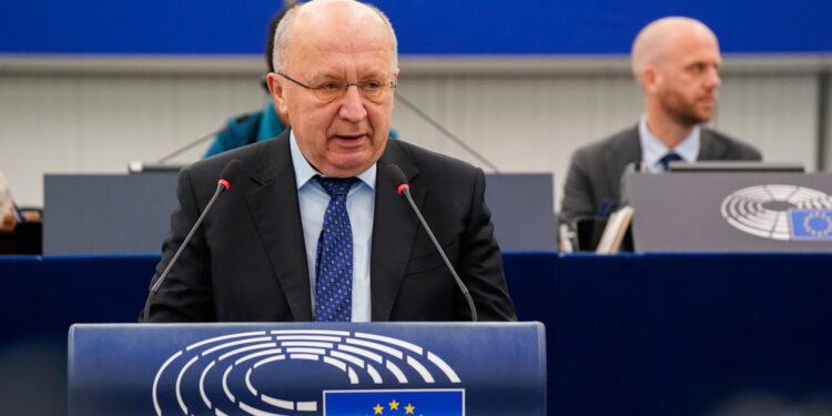 Kubilius destaca la importancia de la integración de Ucrania en la industria de defensa de la UE asegurando que «nos necesita, pero nosotros necesitamos aún más su innovación»