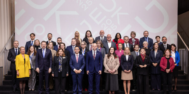 La UE destaca la importancia de los medios libres e independientes en la lucha contra la manipulación digital