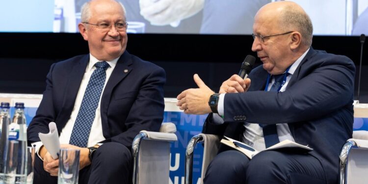 La Comisión avanza hacia el «Schengen militar» y la transformación de la industria de la defensa