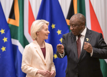 Europa y Sudáfrica impulsan la transición energética en África con una inversión de 15.5 mil millones de euros