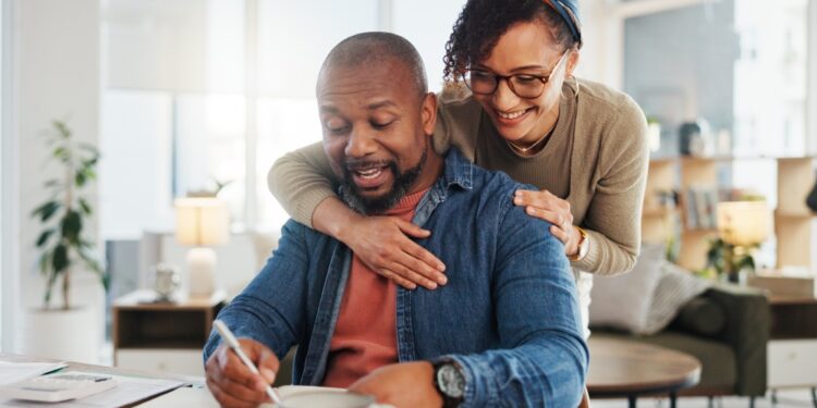 La renta real per cápita de los hogares de la UE aumentó un 22 % desde 2004