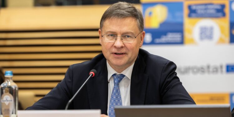 Bruselas prevé un crecimiento sólido para la UE, pero advierte de incertidumbres comerciales y geopolíticas