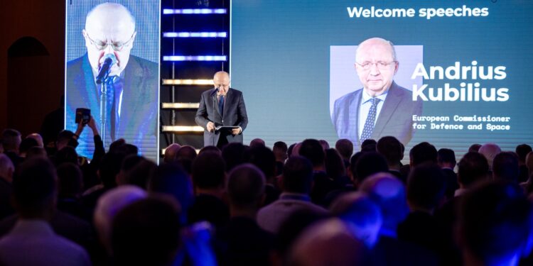 El comisario de Defensa advierte sobre el riesgo de que Rusia viole el artículo 5 de la OTAN atacando a un país miembro en los próximos años